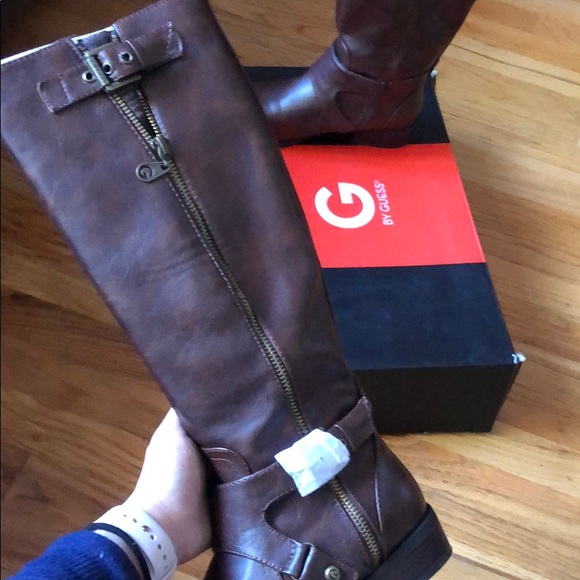 BRAND NEW GUESS HERTLE BROWN BOOTS! - Picture 3 of 3